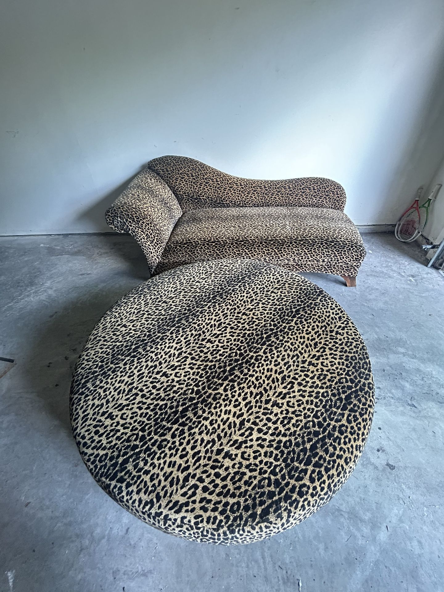 Matching Lounge Chair With Ottoman