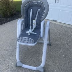 Gently Used Chicco Polly2Start High Chair for Sale!