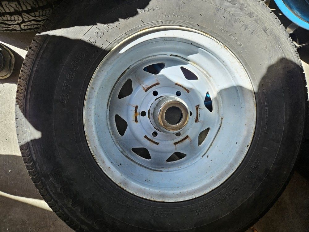 Trailer Tire. St235/80aR16