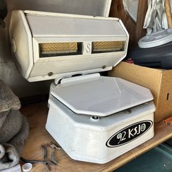 Vintage scale non electric 