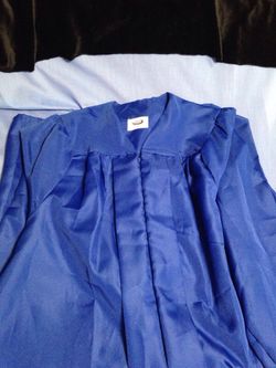 Graduation gown size 5'10" to 6'0"