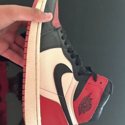 Air Jordan 1 High Bred Toe