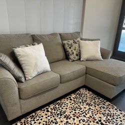 GREY SECTIONAL COUCH W/FREE DELIVERY 