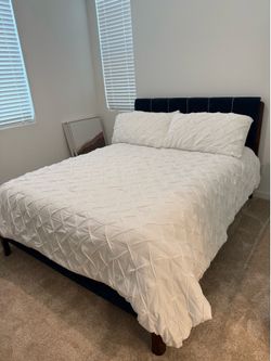 Queen velvet bed frame + comforter and pillows!