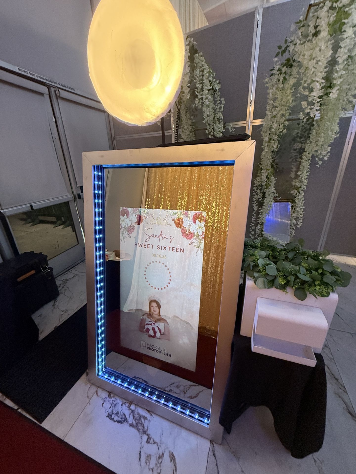 Magic Mirror Photo Booth