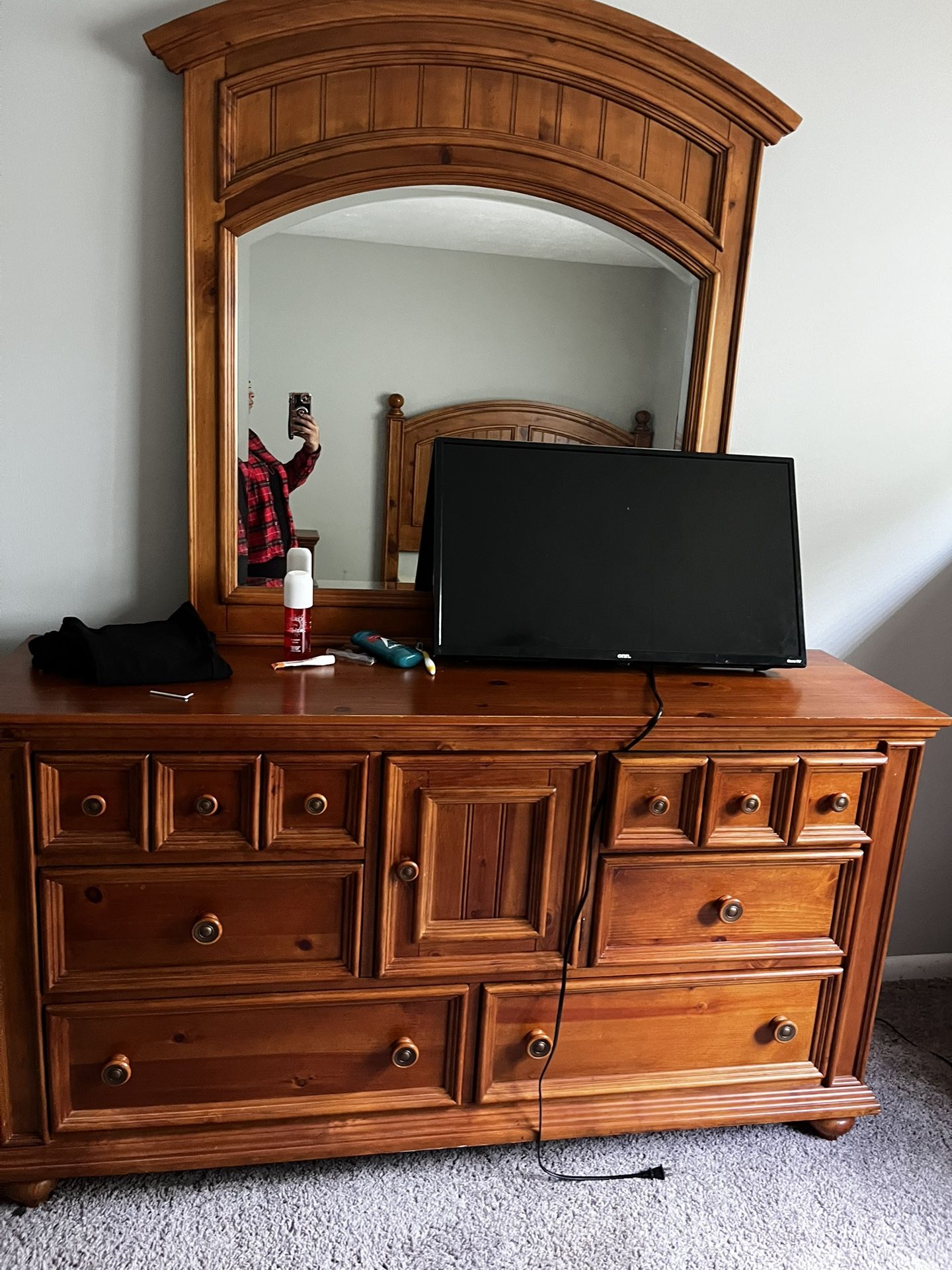 Dresser & Mirror