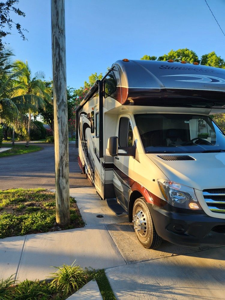 2016 Forest River Sunseeker 2400W