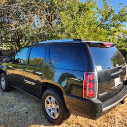 2008 GMC YUKON DENALI !!FULL OEM PARTOUT!!