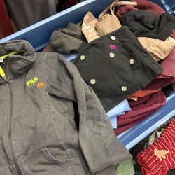 women’s s/m clothing bundle 