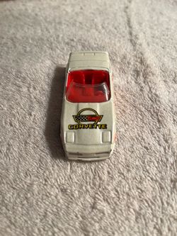 Vintage 1988 Hot Wheels. White Corvette Convertible