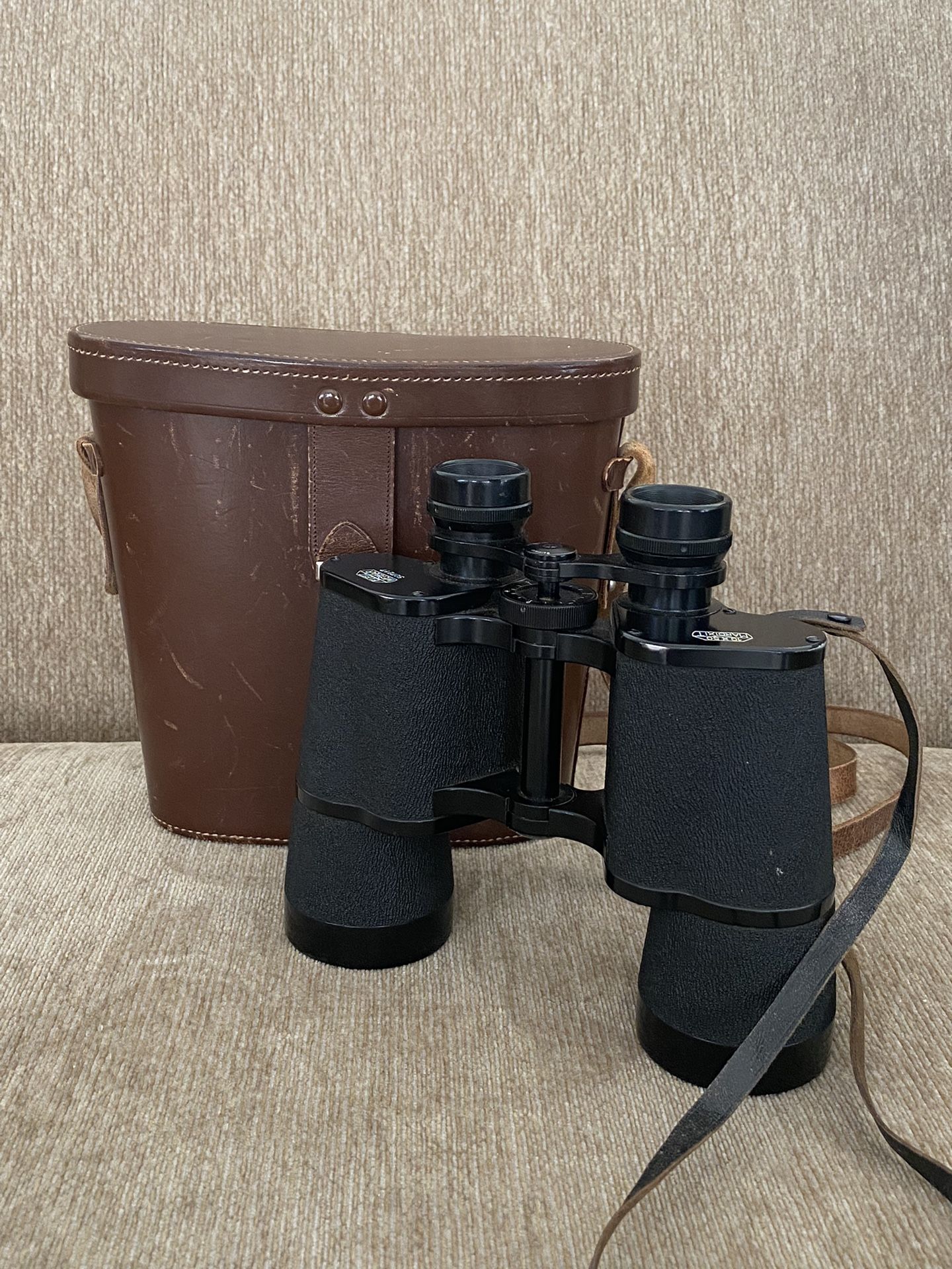 E Leitz Wetzlar Mardixit 10x50 Military Binoculars with case made in Germany