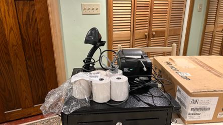 Point of sale equipment, cash box, scanner, receipt printer and 5 replacement roll