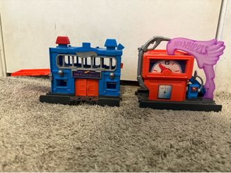 Hot wheels police station and gas station