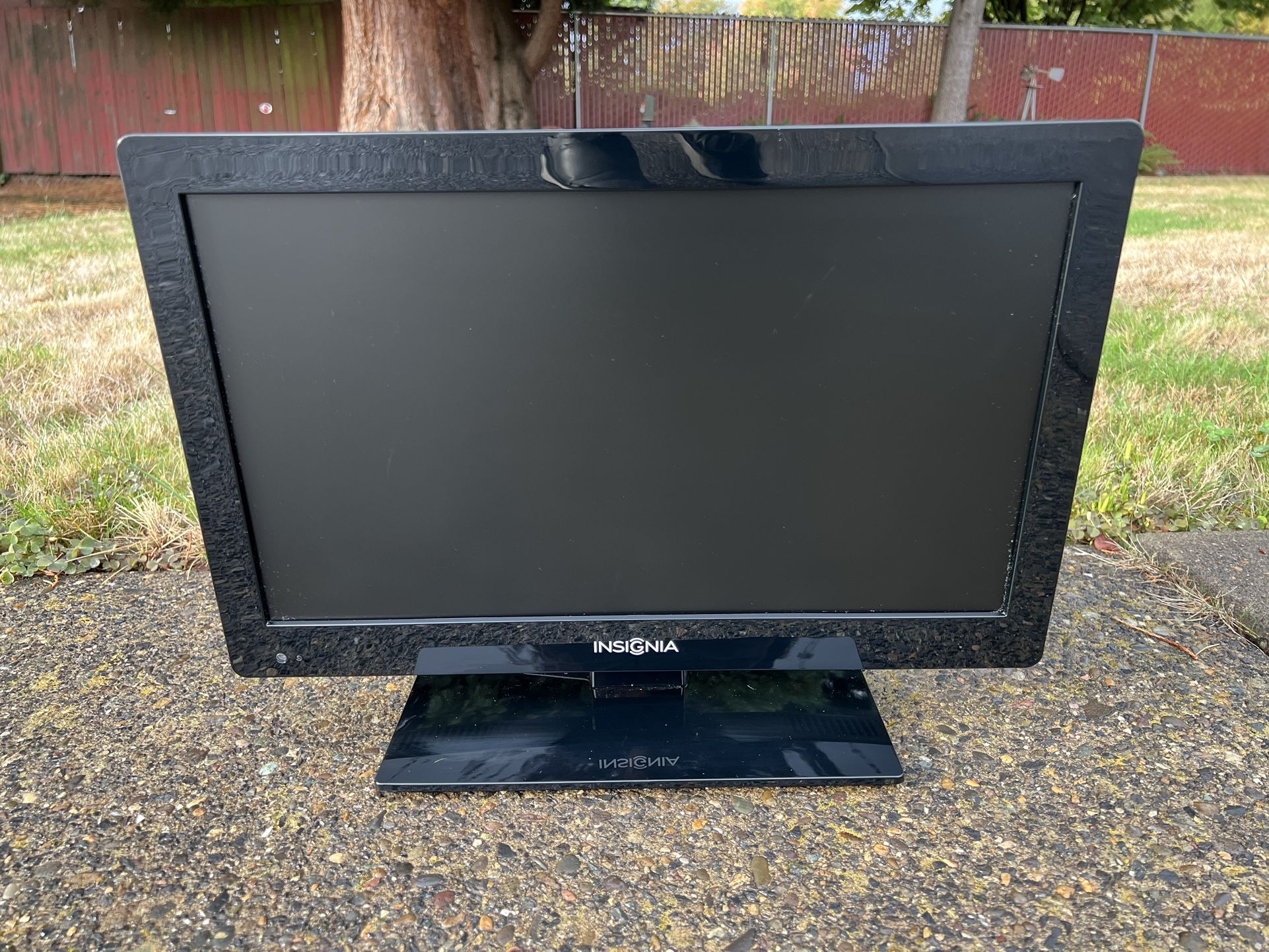 Insignia 19” LED TV