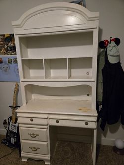 Desk hutch