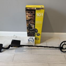 Bounty Hunter Pioneer 101 Metal Detecter 