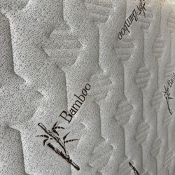 King size Mattress and boxspring Set