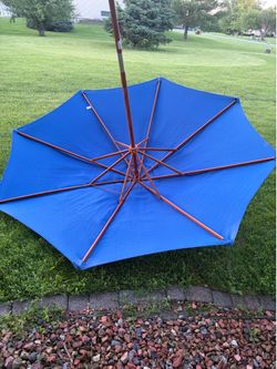 Nice Yard/Patio Umbrella