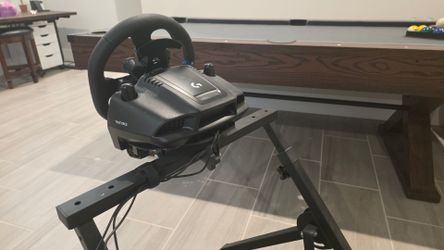 EXCELLENT CONDITION G923 for Ps5, mac, pc with rollable Sim racing stand