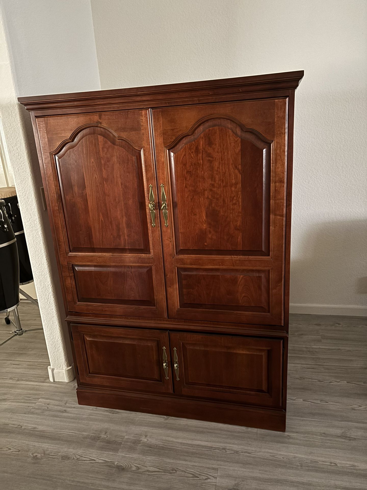 TV STAND ARMOIRE