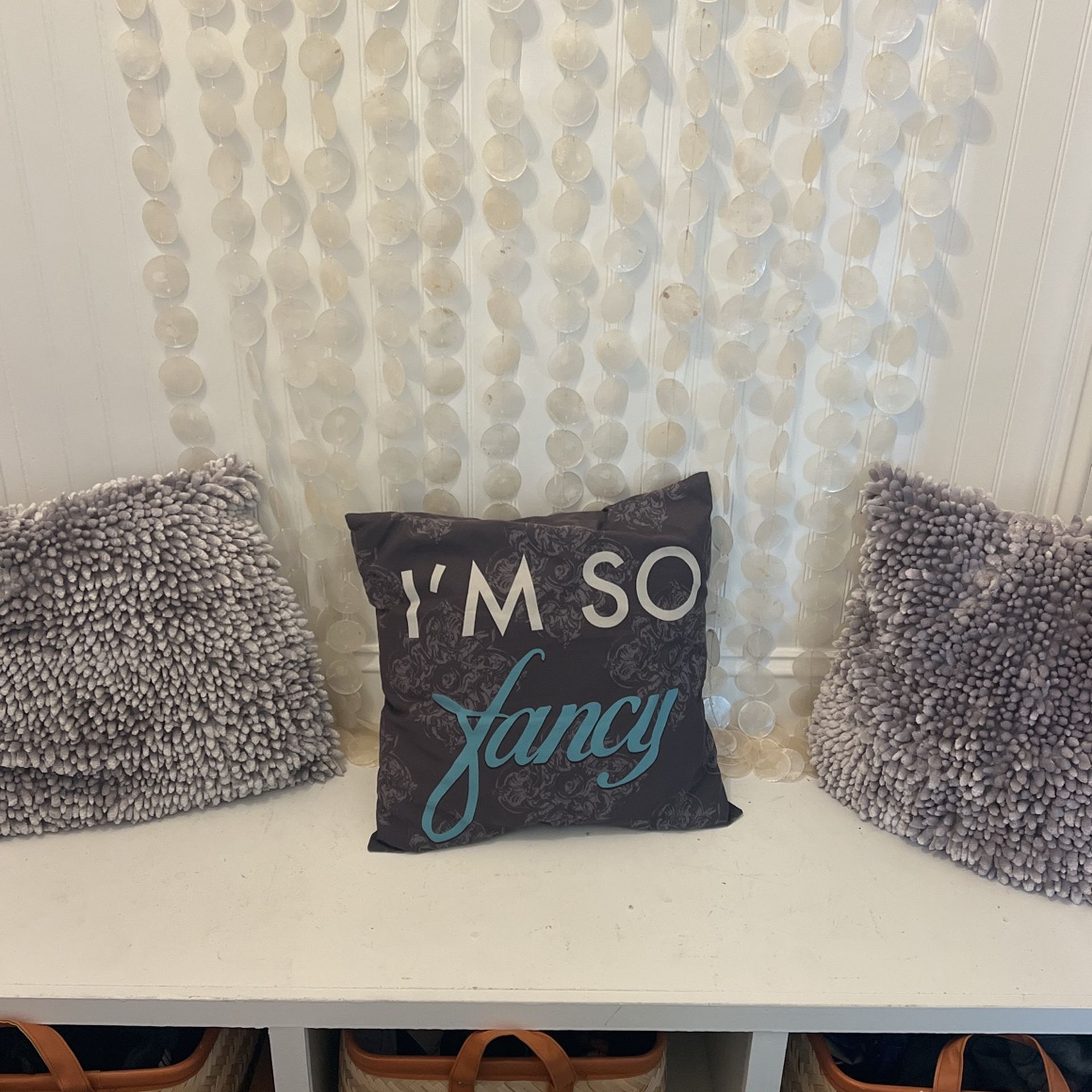 Set Of 3 Pillows