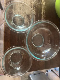 Pyrex bowls