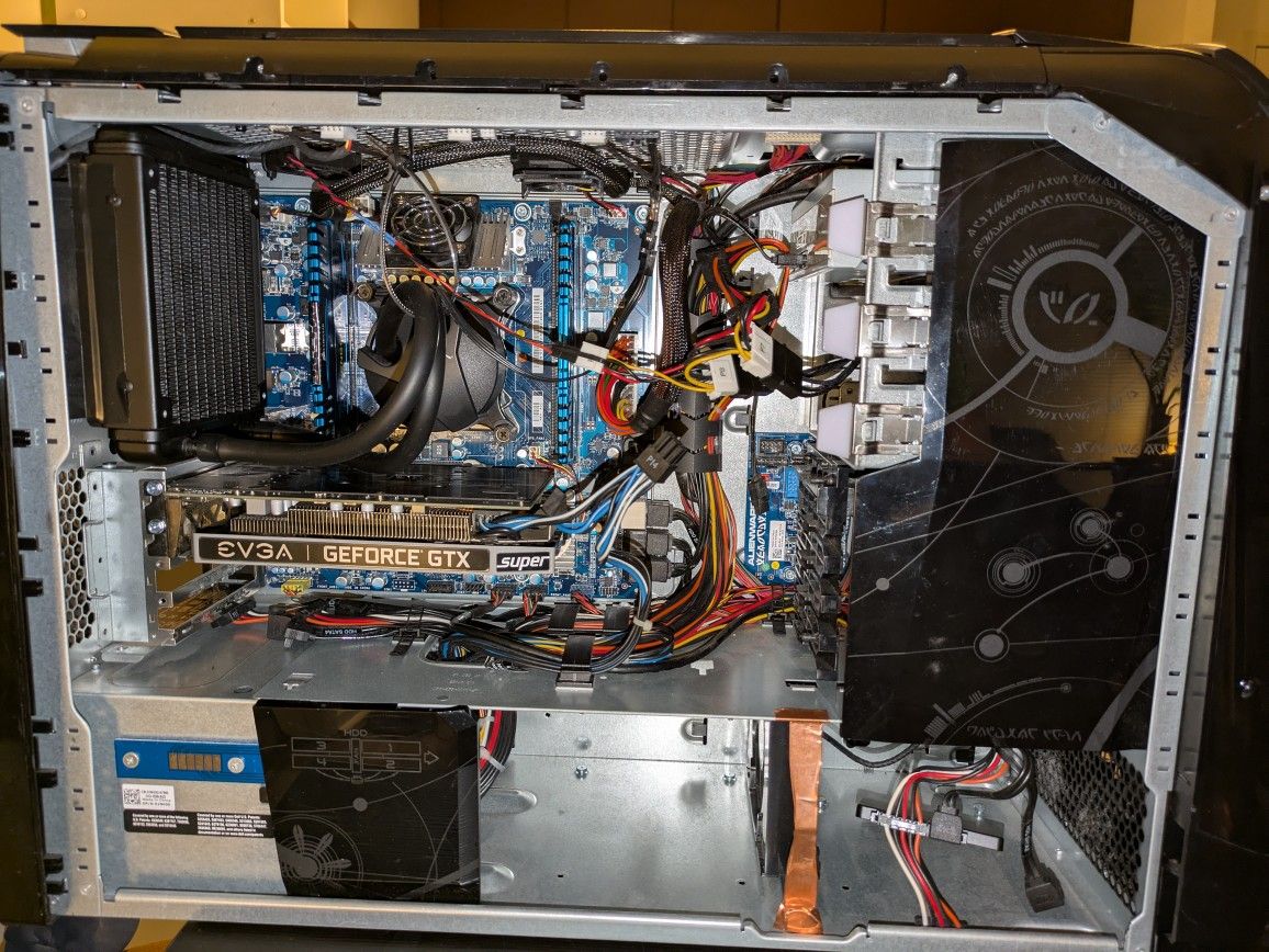 For Sale: Custom Alienware Aurora R4 Gaming PC - Ready to Game!