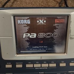 Korg PA800 Professional Arranger 