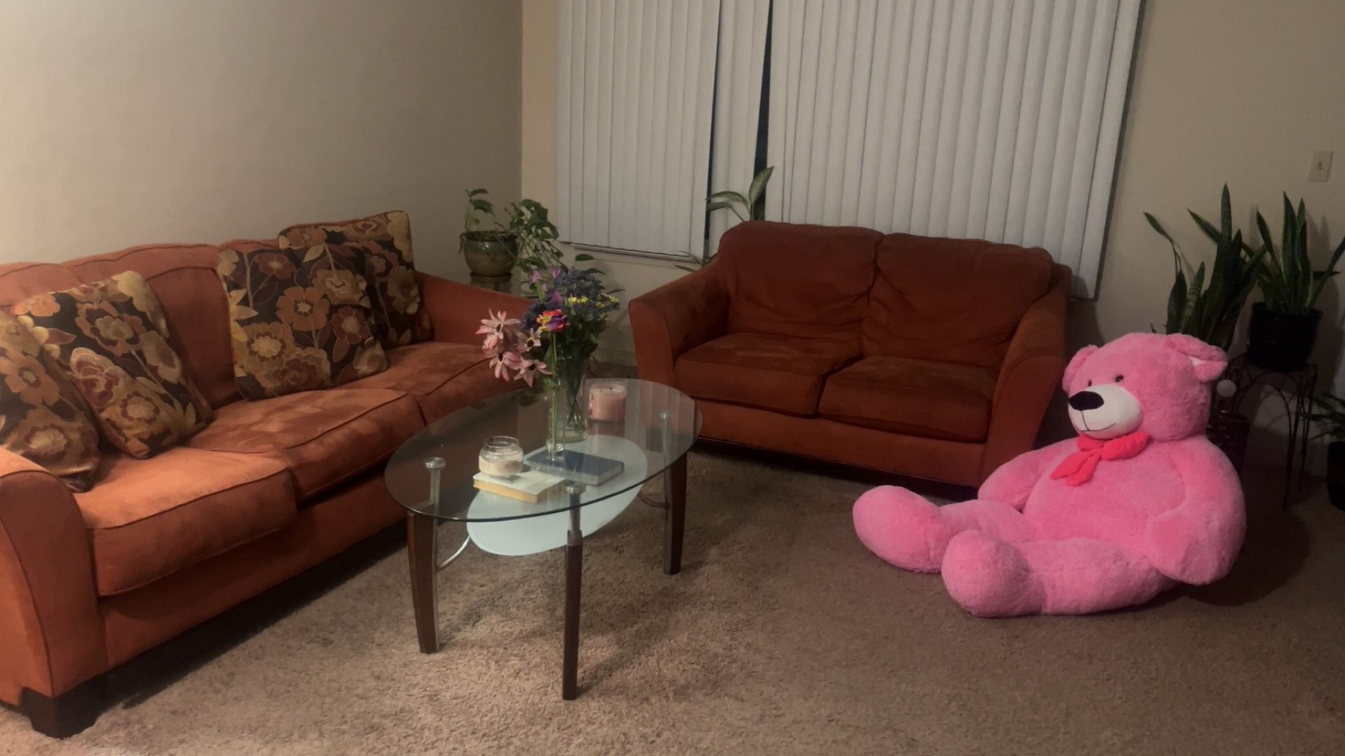 Full Living Room Set (48 Hours Pickup For This Price)