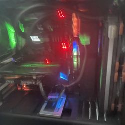 Custom Built Liquid Cooled Gaming PC (200+Fps in TripleA games)