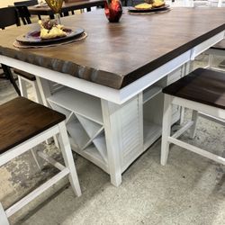 Gorgeous two tone dining room set. Financing Available.!!