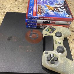 PS4 W Controller And Games Included 