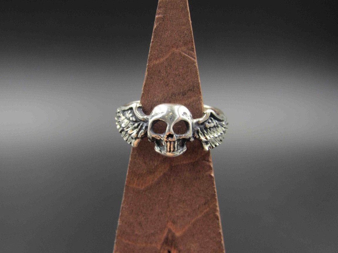 Size 7.75 Sterling Silver Skull & Wings Band Ring Vintage Statement Engagement Wedding Promise Anniversary Bridal Cocktail