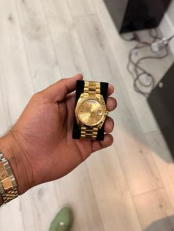 2025 Rolex Day Date President 228238 40mm Factory Baguette Diamond Dial 18k Gold