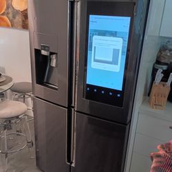 Refrigerator Samsung - 4-Door Flex French Door with Touch Screen

