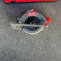 18V Milwaukee 6-1/2 Circular Saw 