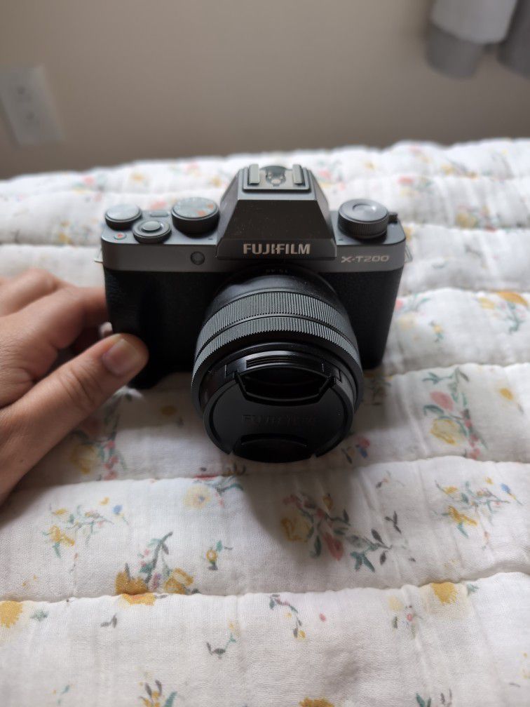 Fujifilm X-T200 Mirrorless Camera