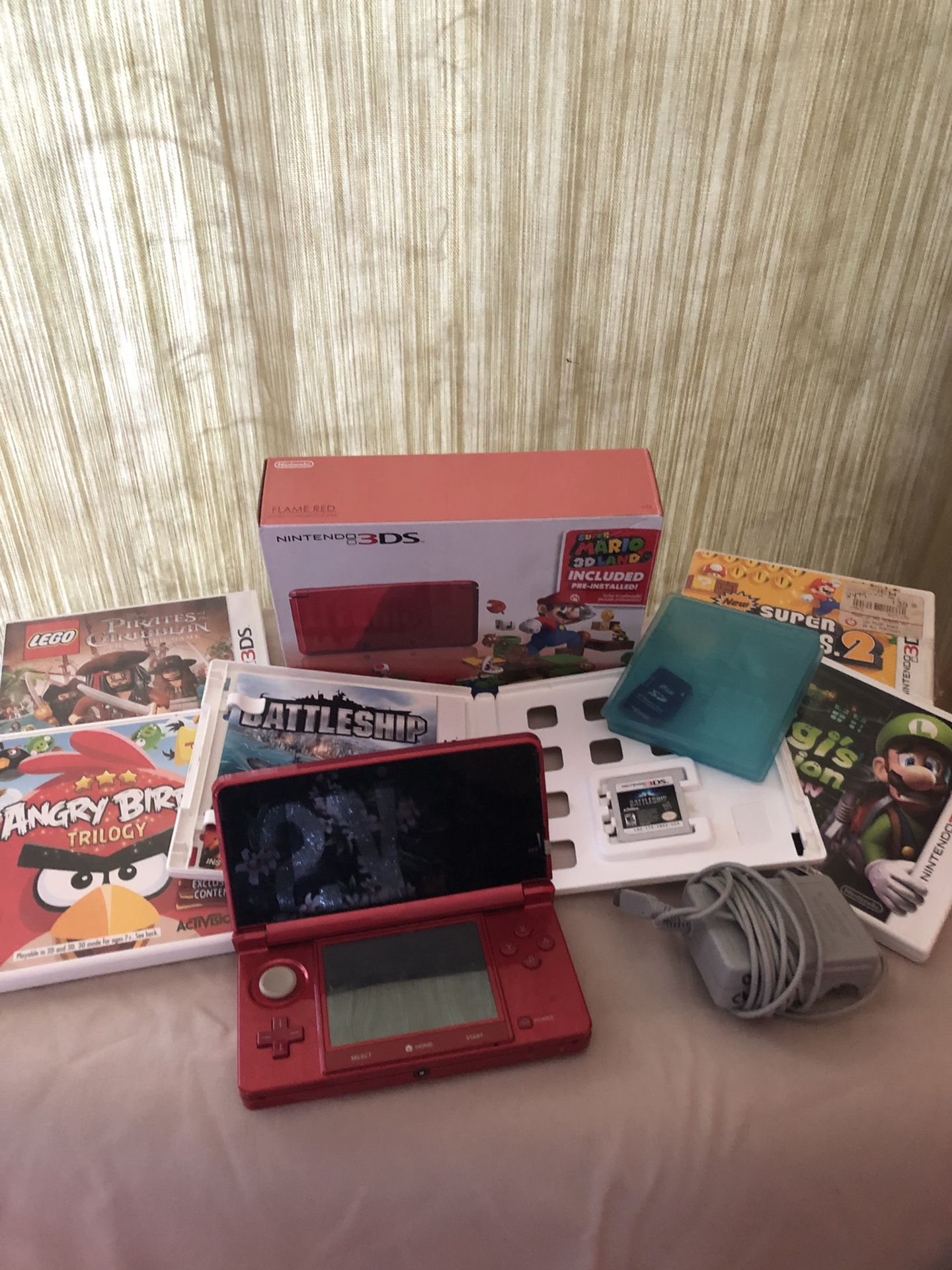 3DS with original box and 5 games in cases