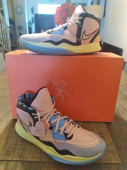NIKE KYRIE INFINITY VALENTINE'S DAY SIZE 11 WITH BOX GREAT CONDITION USED 2 TIMES INDOOR GYM