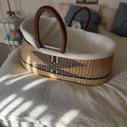 Signature bilia Bassinet- Design Dua