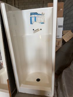 BRAND NEW 1-Piece Shower Stall 32x32x72" / Ducha Nueva de Una Sola Pieza