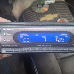 STEREO SONY OLD SCHOOL GOOD CONDICIÓN ABLO ESPAÑOL 