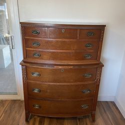 Antique Dresser / Chest Of Drawers 