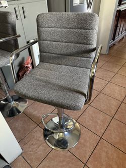 Pair Stools