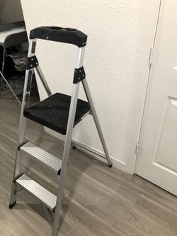 Nice Gorilla 4’ Ladder LIGHT