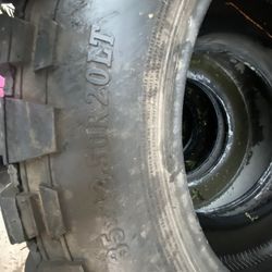 35x12.5r20Lt