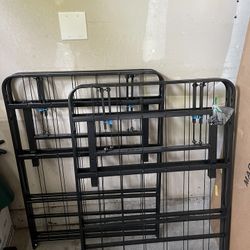 Queen Size Metal Bed Frame. 