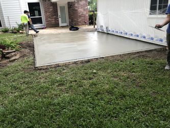 Concrete overlays and spray deck