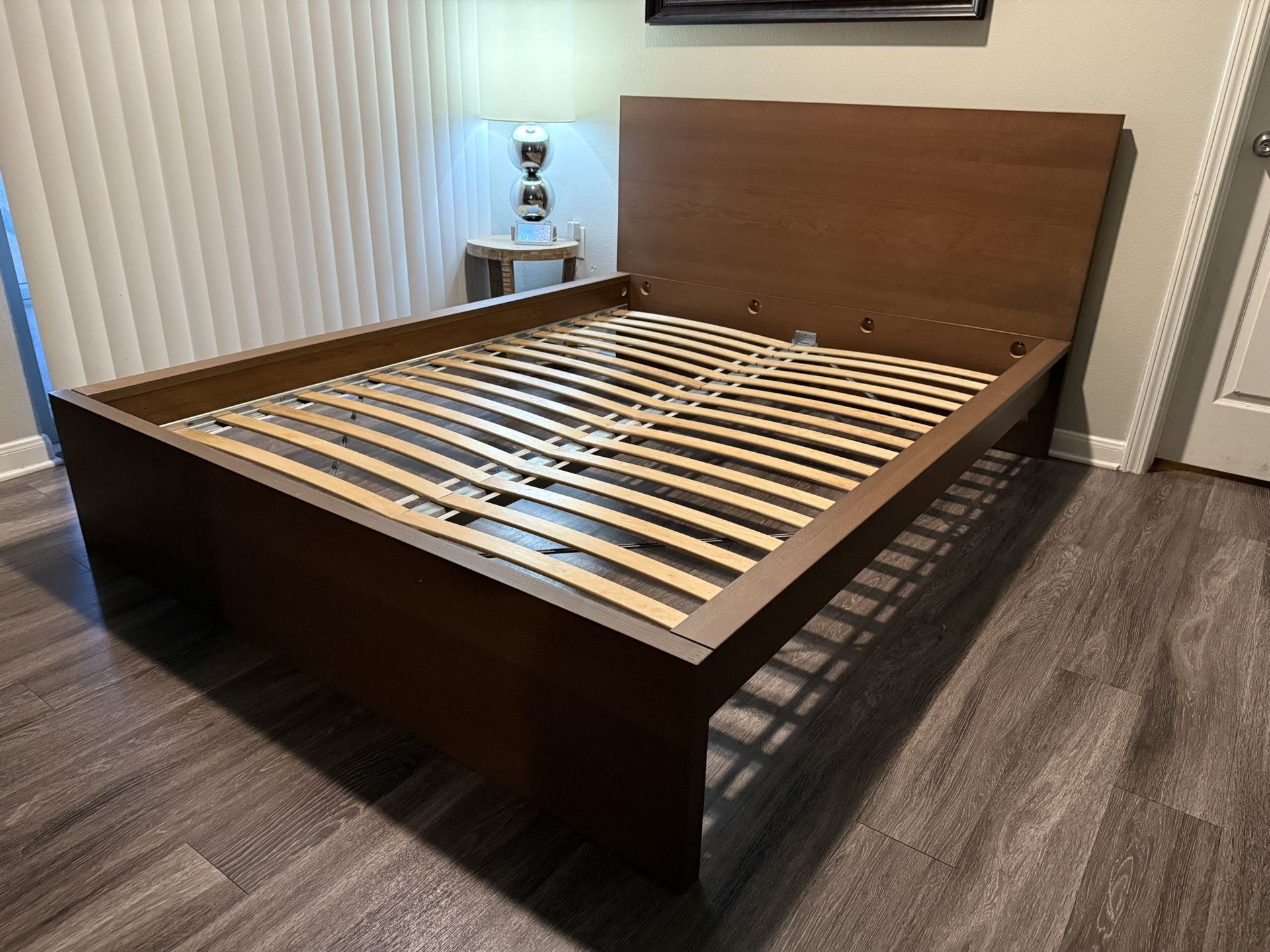 QUEEN BED -$200