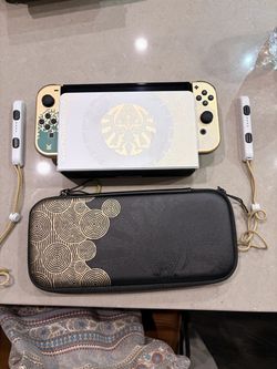Nintendo Switch OLED Zelda Tears of the Kingdom Edition + dock, grip, case